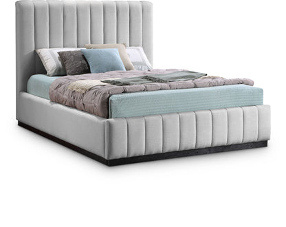 Lucia - Bed