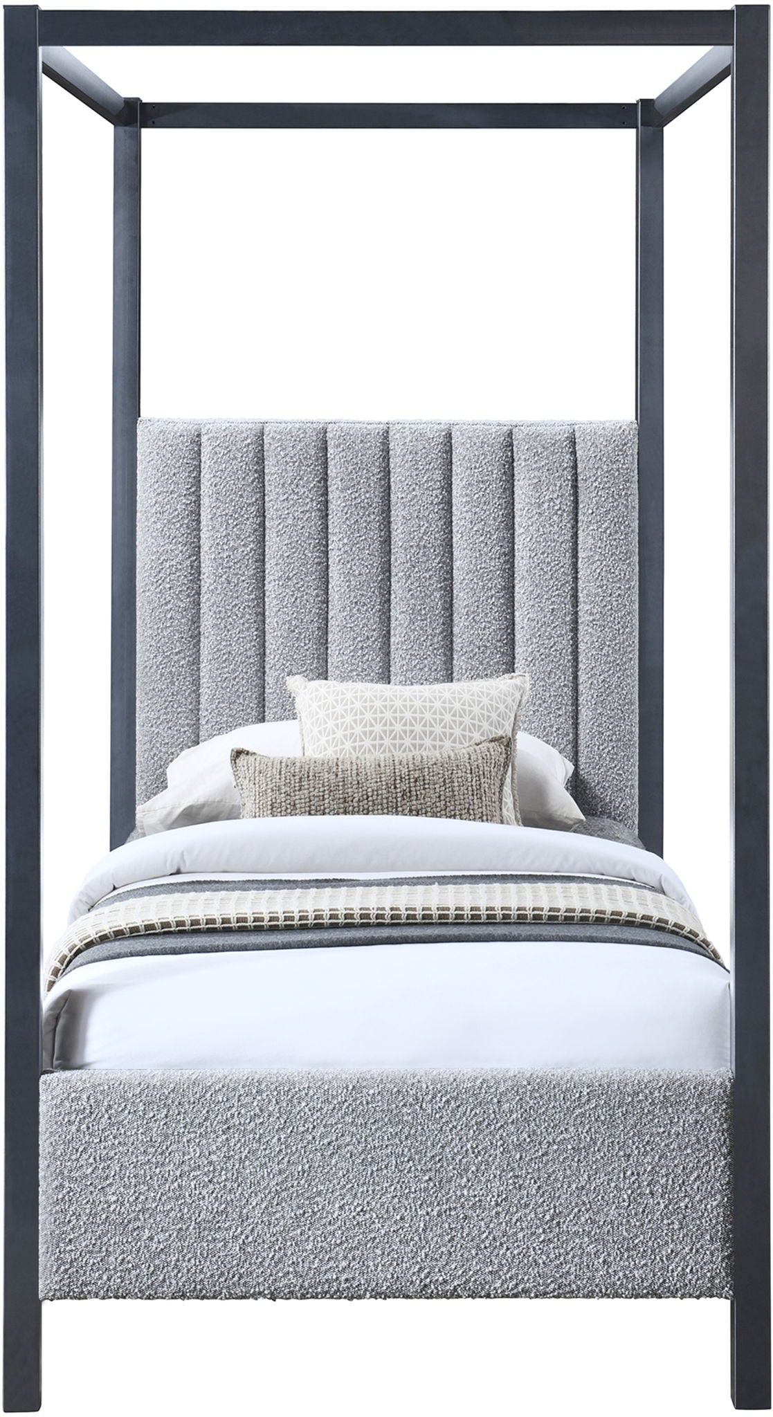 Kelly - Bed