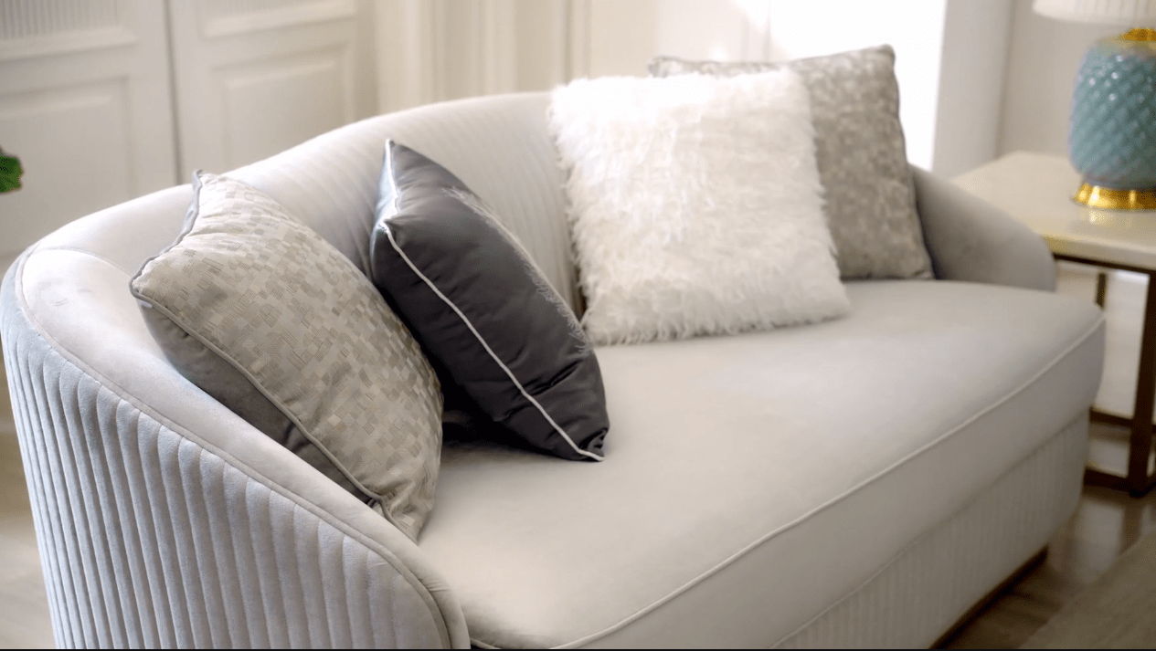 HD-7008 - Loveseat - Gray / Gold