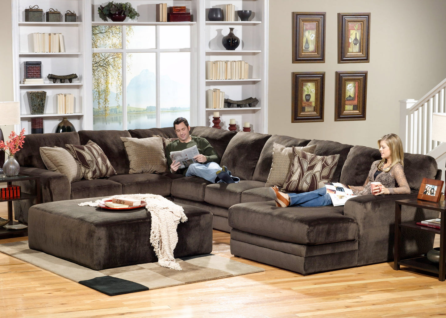 Everest - Cocktail Ottoman