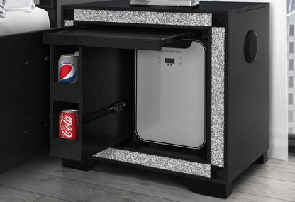Soleil - 5 Piece King Bedroom Set With Cooler And Speaker - Charcoal